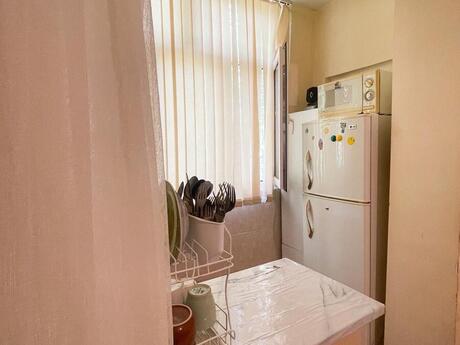 2 otaqlı köhnə tikili - 8-ci mikrorayon q. - 50 m²