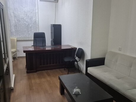 4 otaqlı ofis - Nəsimi r. - 115 m²