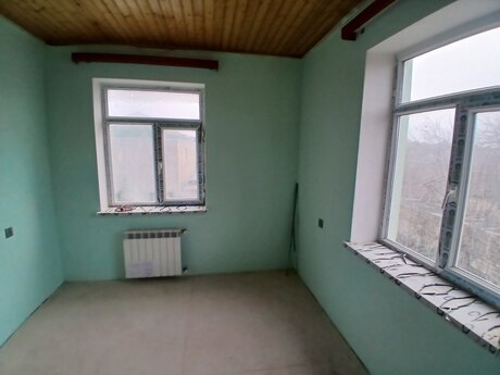 4 otaqlı həyət evi/bağ evi - Saray q. - 160 m²