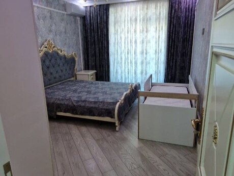 2 otaqlı yeni tikili - 8 Noyabr m. - 94 m²