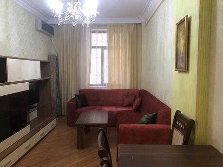 2 otaqlı köhnə tikili - Elmlər Akademiyası m. - 90 m²