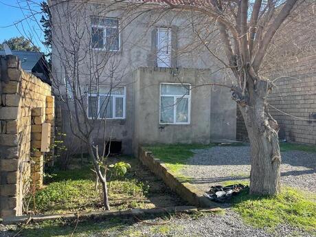 4 otaqlı həyət evi/bağ evi - Novxanı q. - 220 m²