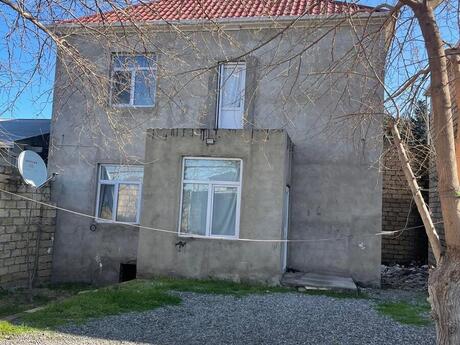 4 otaqlı həyət evi/bağ evi - Novxanı q. - 220 m²