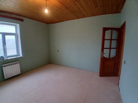 4 otaqlı həyət evi/bağ evi - Saray q. - 160 m²