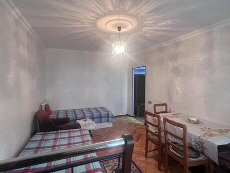 1 otaqlı köhnə tikili - Elmlər Akademiyası m. - 40 m²