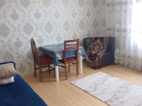 2 otaqlı həyət evi/bağ evi - Hövsan q. - 42 m²