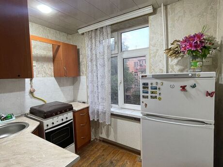 2 otaqlı köhnə tikili - Neftçilər m. - 60 m²