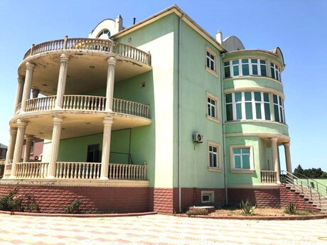 7 otaqlı həyət evi/bağ evi - Novxanı q. - 1150 m²