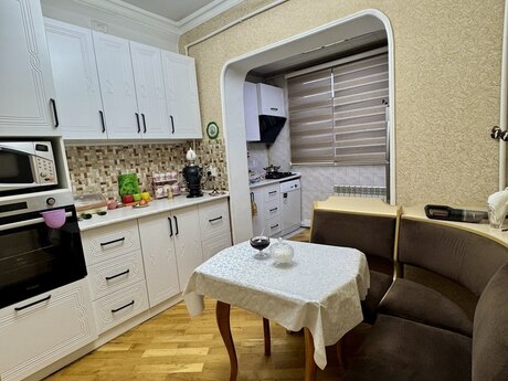 3 otaqlı köhnə tikili - Yeni Yasamal q. - 85 m²
