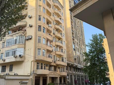 4 otaqlı yeni tikili - İçəri Şəhər m. - 141 m²