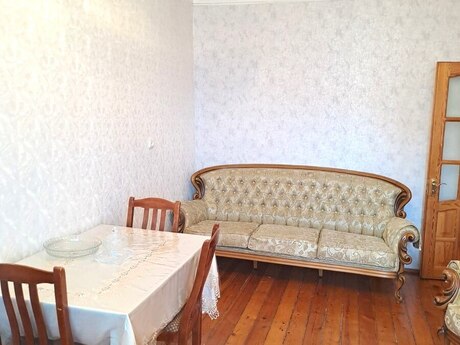 2 otaqlı köhnə tikili - Azadlıq Prospekti m. - 55 m²