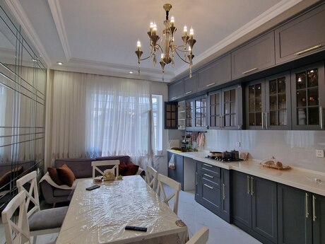 5 otaqlı həyət evi/bağ evi - Zabrat q. - 200 m²