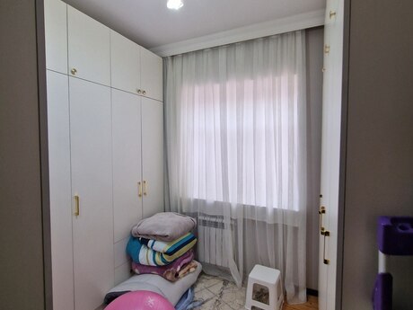 4 otaqlı həyət evi/bağ evi - Zabrat q. - 160 m²
