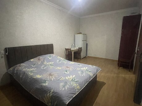 2 otaqlı köhnə tikili - Yeni Günəşli q. - 40 m²