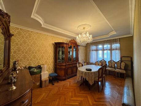 4 otaqlı köhnə tikili - Bakıxanov q. - 110 m²