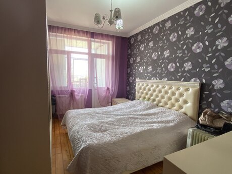 4 otaqlı köhnə tikili - Bakıxanov q. - 100 m²