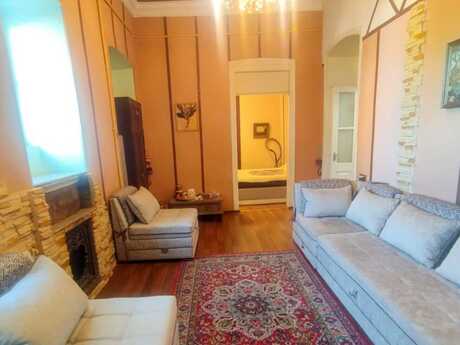 2 otaqlı köhnə tikili - İçəri Şəhər m. - 60 m²