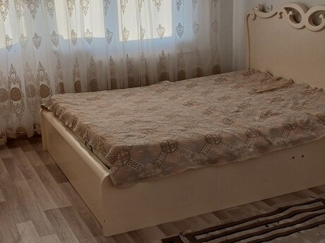 1 otaqlı köhnə tikili - Köhnə Günəşli q. - 30 m²