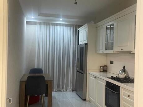 3 otaqlı yeni tikili - Yeni Günəşli q. - 128 m²