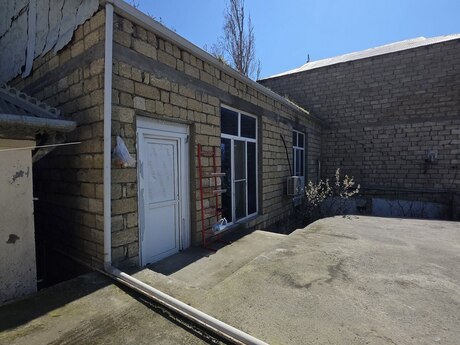 6 otaqlı həyət evi/bağ evi - Avtovağzal m. - 250 m²