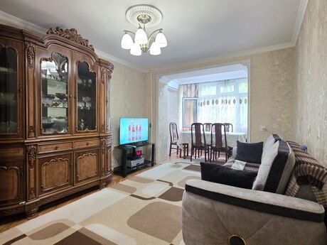 3 otaqlı köhnə tikili - İnşaatçılar m. - 85 m²