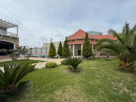 7 otaqlı həyət evi/bağ evi - Mərdəkan q. - 500 m²