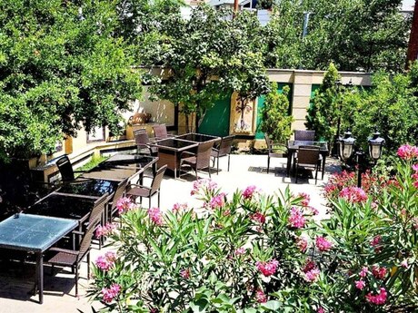 6 otaqlı həyət evi/bağ evi - Badamdar q. - 600 m²