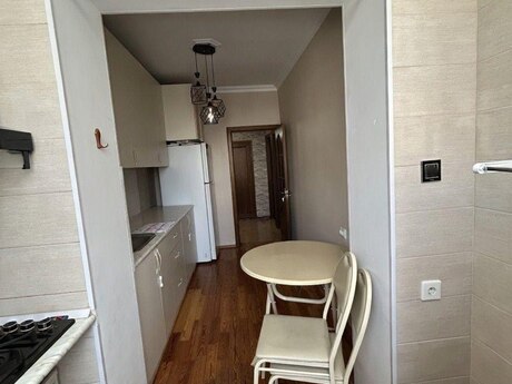 2 otaqlı köhnə tikili - Əhmədli m. - 60 m²
