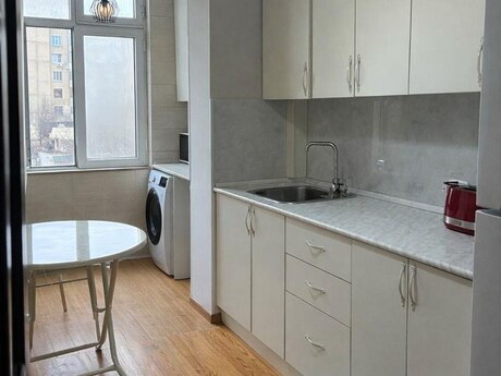 2 otaqlı köhnə tikili - Əhmədli m. - 60 m²