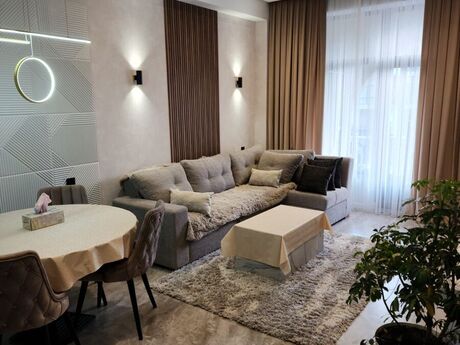 2-комн. новостройка - м. 8 ноября - 70 м²