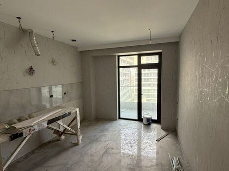 4 otaqlı yeni tikili - 8 Noyabr m. - 178 m²