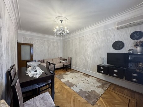 3 otaqlı köhnə tikili - Memar Əcəmi m. - 80 m²