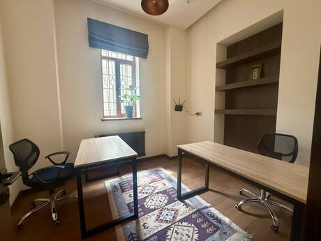1 otaqlı ofis - İçəri Şəhər m. - 700 m²