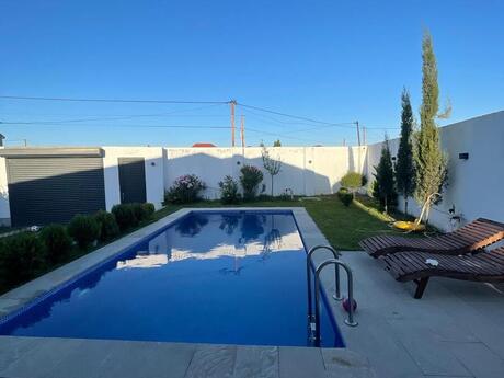 5 otaqlı həyət evi/bağ evi - Mərdəkan q. - 150 m²