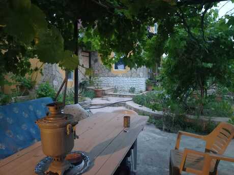 7 otaqlı həyət evi/bağ evi - Novxanı q. - 350 m²