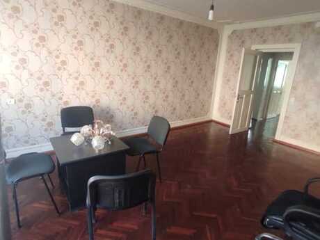 3 otaqlı köhnə tikili - Gəncə - 68 m²