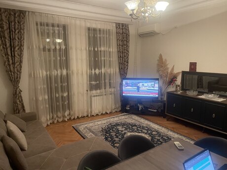 Obyekt - Elmlər Akademiyası m. - 70 m²