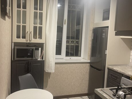 Obyekt - Elmlər Akademiyası m. - 70 m²