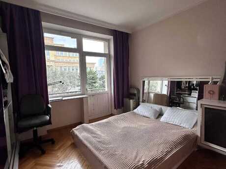 3 otaqlı köhnə tikili - Şah İsmayıl Xətai m. - 70 m²