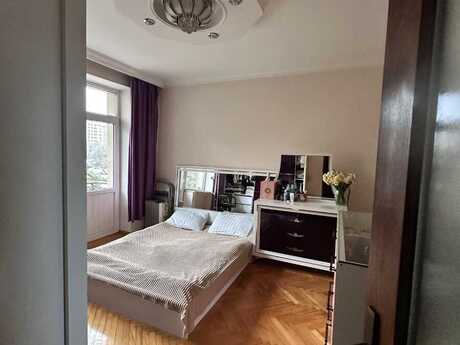 3 otaqlı köhnə tikili - Şah İsmayıl Xətai m. - 70 m²