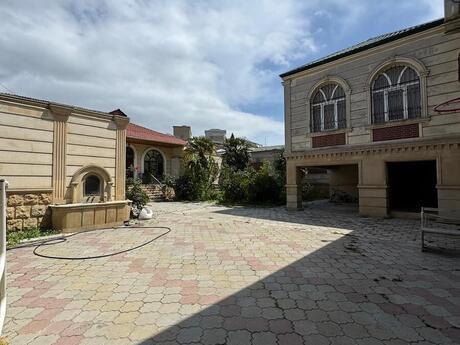6 otaqlı həyət evi/bağ evi - Biləcəri q. - 350 m²