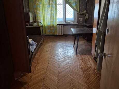 3 otaqlı köhnə tikili - Elmlər Akademiyası m. - 70 m²