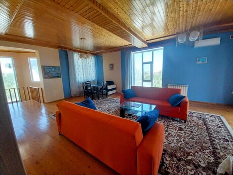 4 otaqlı həyət evi/bağ evi - Mərdəkan q. - 220 m²