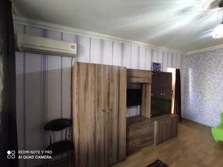 1 otaqlı köhnə tikili - İnşaatçılar m. - 40 m²