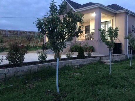 4 otaqlı həyət evi/bağ evi - Şamaxı - 130 m²