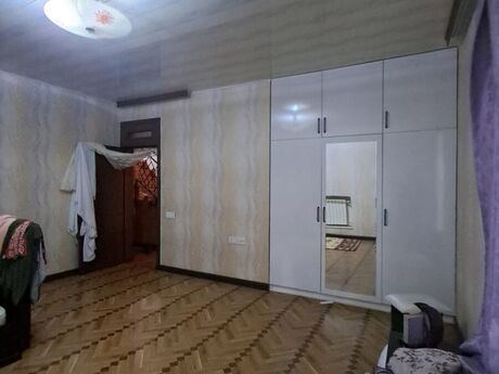 7 otaqlı həyət evi/bağ evi - Savalan q. - 240 m²