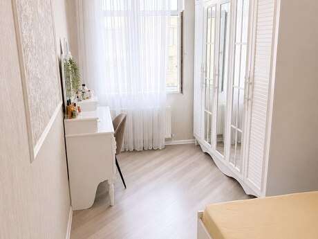 3 otaqlı köhnə tikili - Memar Əcəmi m. - 70 m²