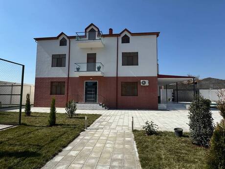 6 otaqlı həyət evi/bağ evi - Buzovna q. - 620 m²