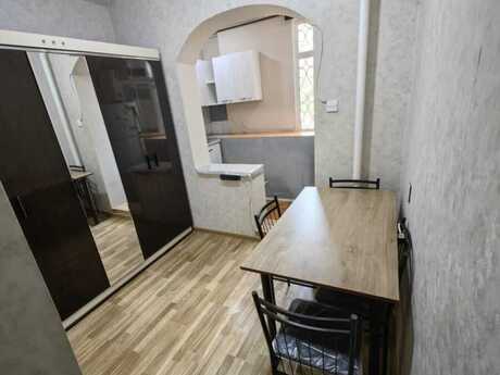 1 otaqlı köhnə tikili - İnşaatçılar m. - 33 m²