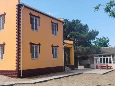 4 otaqlı həyət evi/bağ evi - Mərdəkan q. - 150 m²